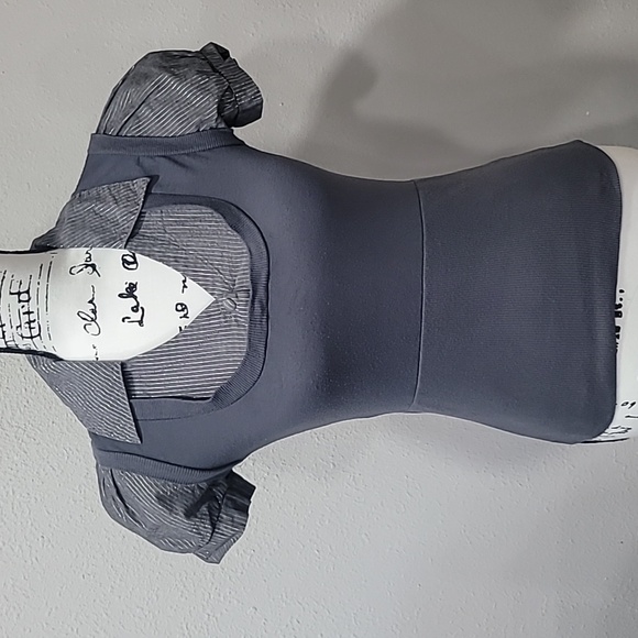 Cute tailored top - Picture 1 of 3